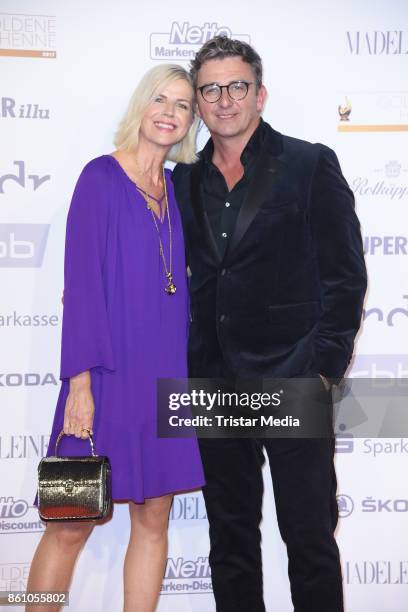 Hans Sigl and his wife Susanne Sigl attend the Goldene Henne on October 13, 2017 in Leipzig, Germany.