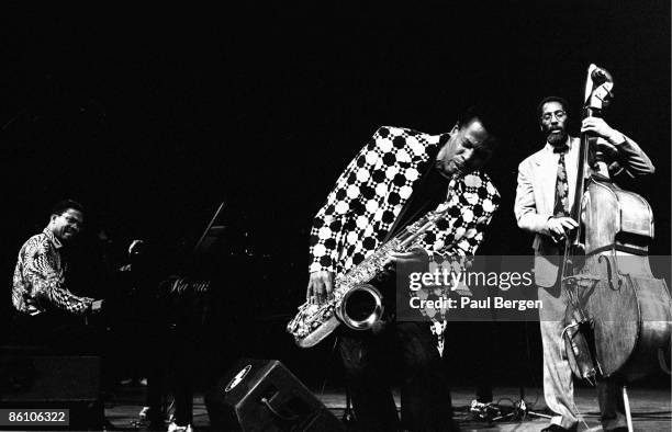 Photo of Wayne SHORTER, North Sea Jazz Festival 1992, V.l.n.r. Herbie Hancock,Wayne Shorter en Ron Carter