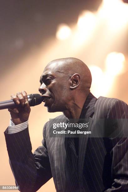 Photo of FAITHLESS, 20-8-2004 Lowlandsfestival, Faithless,zanger Maxi Jazz