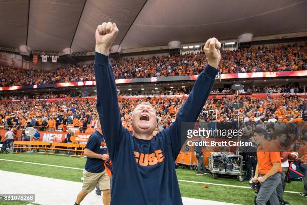 Bob Neideifer is overcome with emotions he later explained "I've never seen anything like this" regarding Syracuse upset victory over Clemson Tigers...