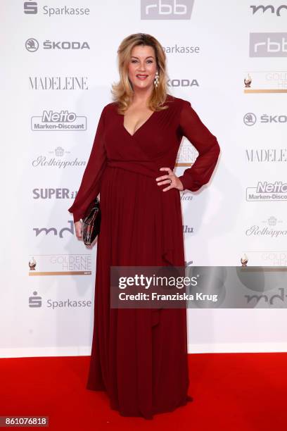 Alexa Maria Surholt attends the Goldene Henne on October 13, 2017 in Leipzig, Germany.