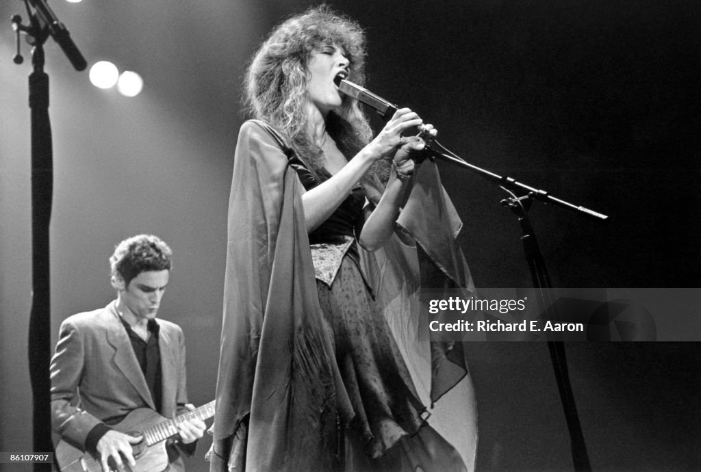 Photo of Lindsey BUCKINGHAM and Stevie NICKS and FLEETWOOD MAC