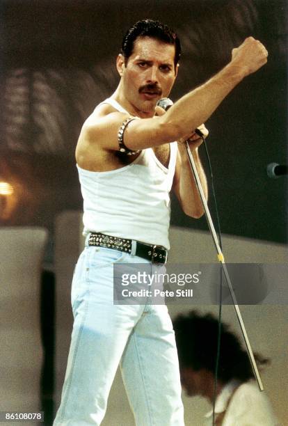Photo of LIVE AID and Freddie MERCURY and QUEEN, Freddie Mercury performing live on stage at Live Aid