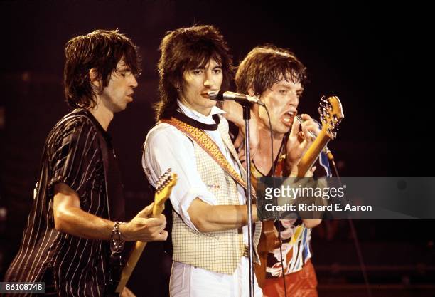 Photo of Ronnie WOOD and ROLLING STONES and Ron WOOD and Mick JAGGER and Keith RICHARDS; L-R: Keith Richards, Ronnie Wood , Mick Jagger performing...