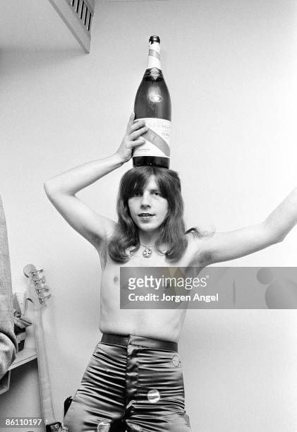 Photo of SWEET, Andy Scott - The Sweet, 1973 in the dressing room at BBC studios, London - just before performing at Top of The Pops the day Sweet...
