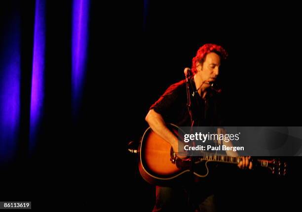 Bruce Springsteen 2005 Bruce Springsteen 2005 Photos and Premium High Res Pictures - Getty Images