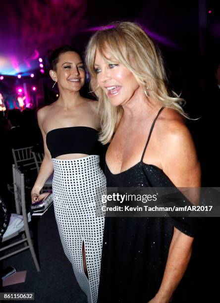 Kate Hudson and Goldie Hawn at amfAR Los Angeles 2017 at Ron Burkle's Green Acres Estate on October 13, 2017 in Beverly Hills, Californi