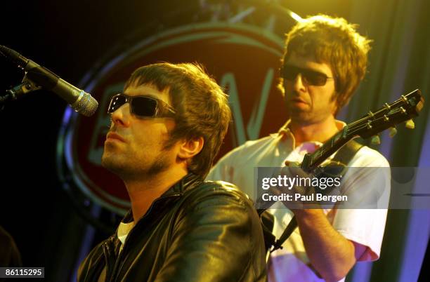 Photo of Noel GALLAGHER and Liam GALLAGHER and OASIS; Liam Gallagher & Noel Gallagher performing live onstage