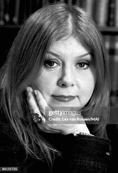 Photo of Kirsty MacCOLL Photo of Kirsty MacCOLL