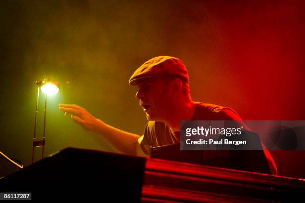 Photo of JUNKIE XL, Junkie XL performing on stage