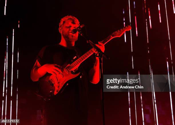 Joe Newman of alt-J performs on stage at Doug Mitchell Thunderbird Sports Centre on October 13, 2017 in Vancouver, Canada.