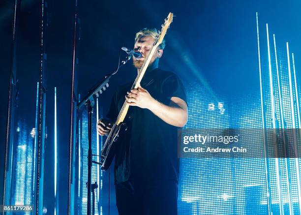 Joe Newman of alt-J performs on stage at Doug Mitchell Thunderbird Sports Centre on October 13, 2017 in Vancouver, Canada.