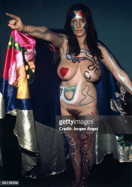 Photo of STACIA and HAWKWIND; dancer with Hawkwind