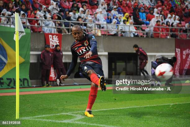 Leo Silva of Kashima Antlers takes a corner kick during the J.League J1 match between Kashima Antlers and Sanfrecce Hiroshima at Kashima Soccer...