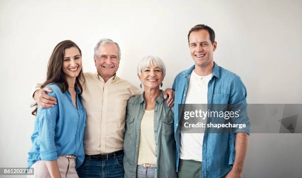 familia: la mayoría - familia de dos generaciones fotografías e imágenes de stock