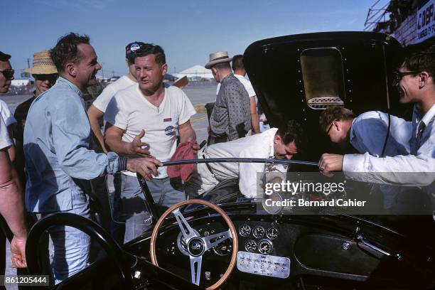 Phil Hill, Shelby Cobra, 12 Hours of Sebring, Sebring International Raceway, 23 March 1963.