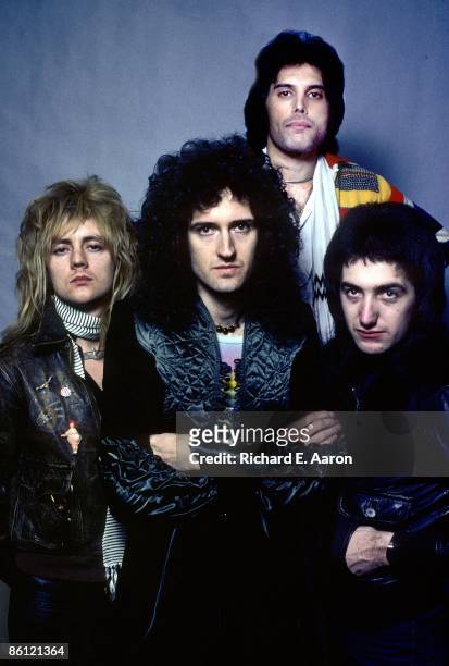 Photo of QUEEN; Roger Taylor, Brian May, Freddie Mercury, John Deacon, posed group portrait