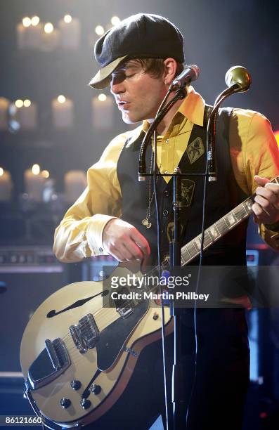 Photo of Courtney TAYLOR-TAYLOR and DANDY WARHOLS; Courtney Taylor-Taylor on Vodafone Live at the Chapel