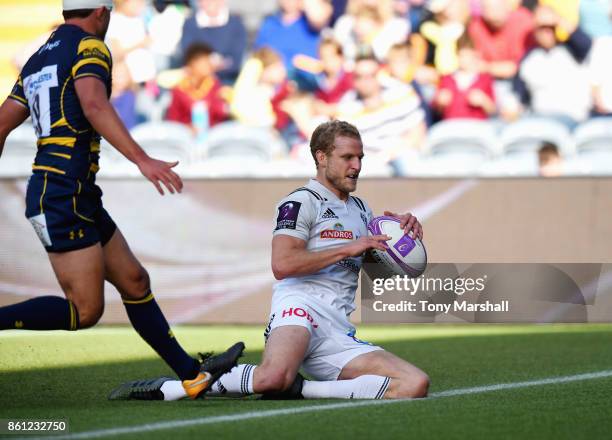 Guillaume Namy of Brive scores his team' first try during the European Rugby Challenge Cup match between Worcester Warriors and Brive on October 14,...