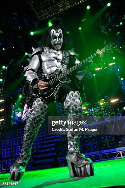 Gene Simms 16 Gene Simmons Tongue Length Stock Photos, High-Res Pictures, and ...