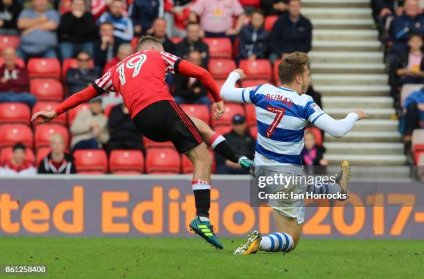 Aiden McGeady scores the first Sunderland goal during the Sky Bet Championship match between Sunderland and Queens Park Rangers at Stadium of Light...