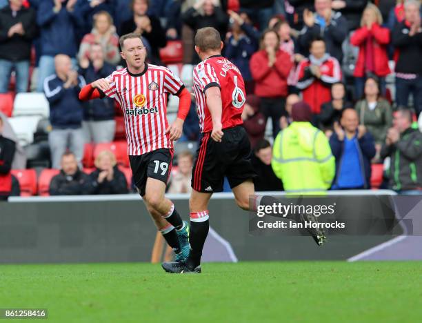 Aiden McGeady celebrates after he scores the first Sunderland goal during the Sky Bet Championship match between Sunderland and Queens Park Rangers...