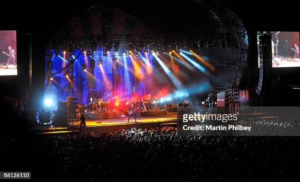 Photo of DURAN DURAN, Group performing on stage