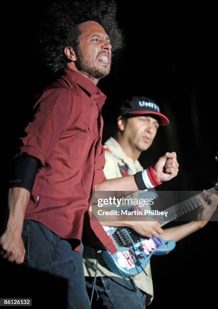 Photo of RAGE AGAINST THE MACHINE and Tom MORELLO and Zack de la ROCHA, Zack de la Rocha and Tom Morello performing on stage