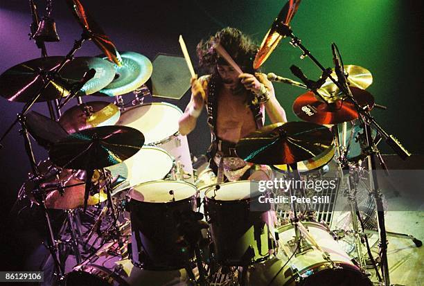 172 Tommy Lee Drums Photos and Premium High Res Pictures - Getty Images
