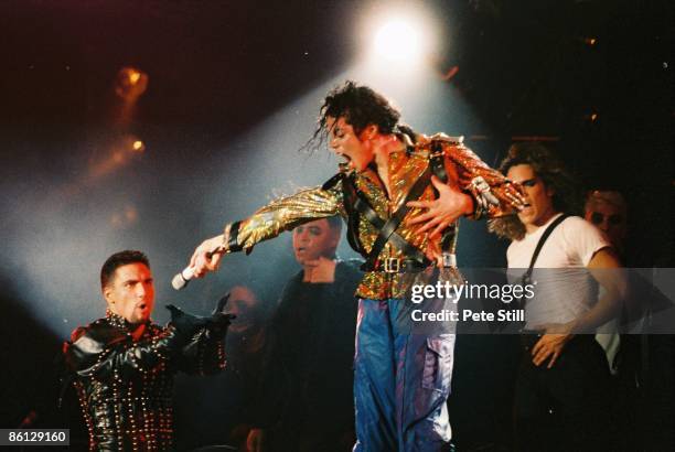 Photo of Michael JACKSON, Michael Jackson performing on stage - Dangerous Tour