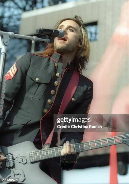 Photo of Jared LETO and 30 SECONDS TO MARS; JARED LETO PERFORMING AT THE KROQ WEENIE ROAST Y FIESTA HELD AT VERIZON WIRELESS AMPHITHEATRE IN IRVINE