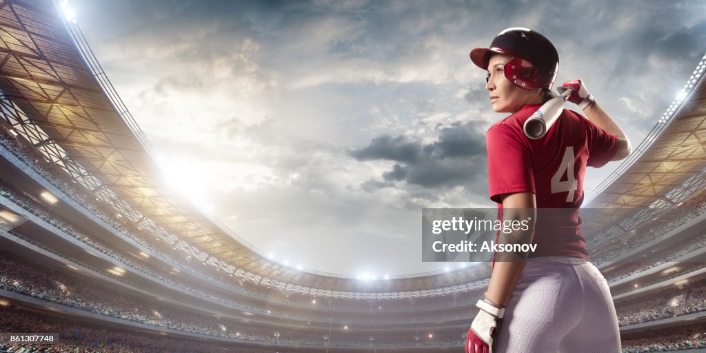 De vrouwelijke speler Softbal op een professionele arena