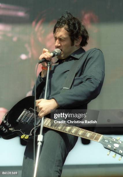 Photo of Sam ENDICOTT and BRAVERY; SAM ENDICOTT PERFORMING AT THE KROQ WEENIE ROAST Y FIESTA HELD AT VERIZON WIRELESS AMPHITHEATRE IN IRVINE