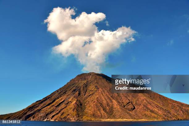 volcano stromboli - isole eolie 個照片及圖片檔
