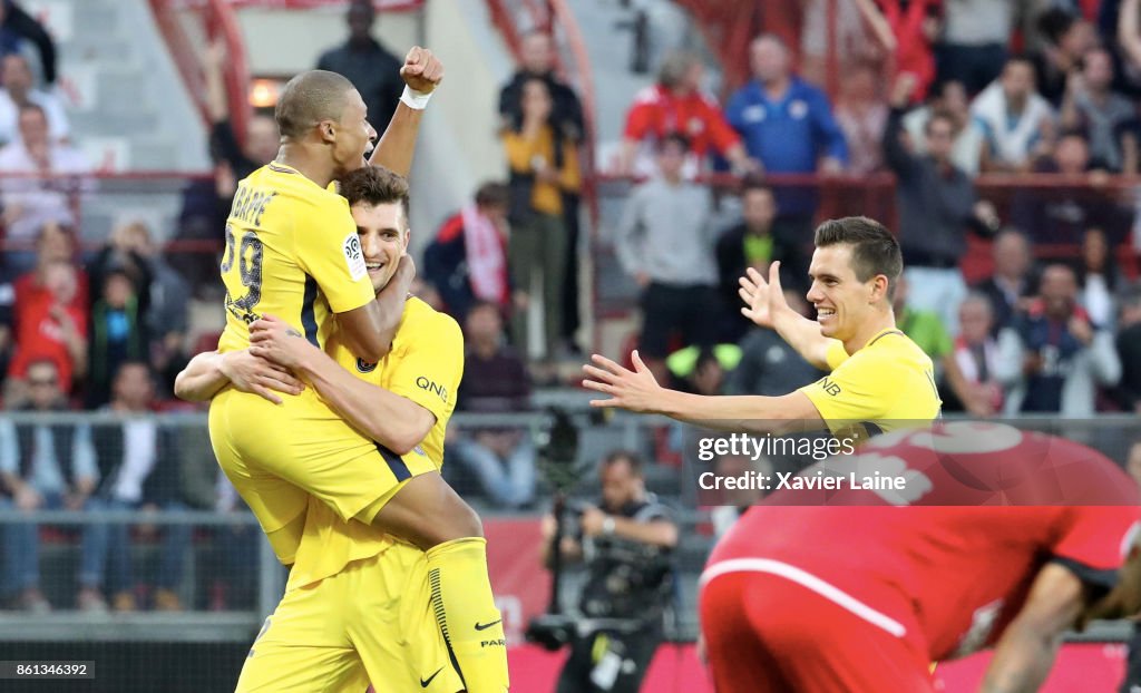 Dijon FCO v Paris Saint Germain - Ligue 1
