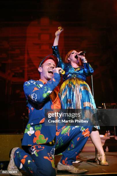 Photo of Ana MATRONIC and Jake SHEARS and SCISSOR SISTERS; L-R: Jake Shears, Ana Matronic