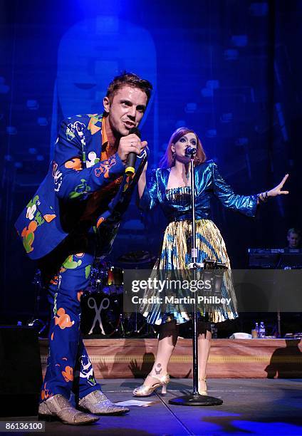 Photo of Ana MATRONIC and Jake SHEARS and SCISSOR SISTERS; L-R: Jake Shears, Ana Matronic