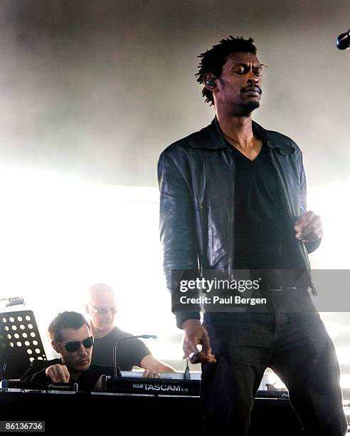 Photo of MASSIVE ATTACK and 3D and Robert DEL NAJA and DADDY G, Robert del Naja and Daddy G performing on stage