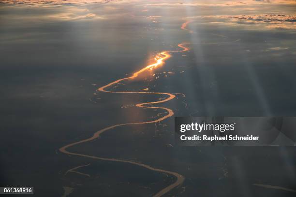 aerial view of the elbe river, germany, in evening sun - elbe river - fotografias e filmes do acervo