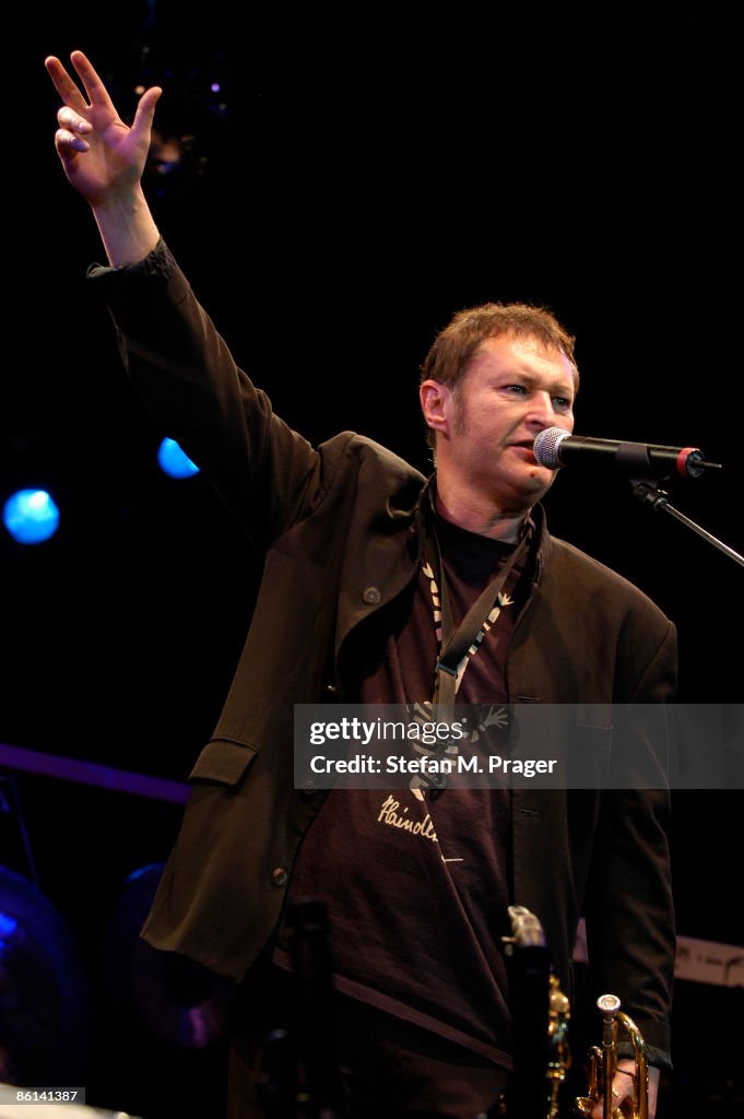 Photo of HansJuergen BUCHNER; HAINDLING live beim TollwoodFestival