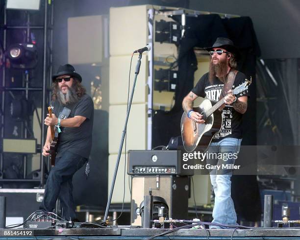 Cody Jinks performs in concert during day two of the second weekend of Austin City Limits Music Festival at Zilker Park on October 14, 2017 in...