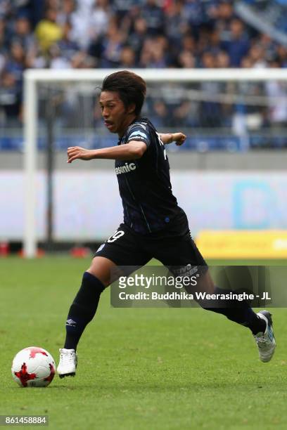Jin Izumisawa of Gamba Osaka in action during the J.League J1 match between Gamba Osaka and Albirex Niigata at Suita City Football Stadium on October...