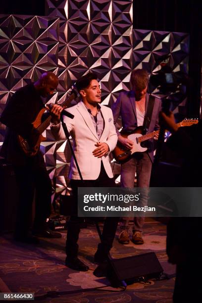 SteFano Langone preforming at The American Cancer Society Giants of Science Gala on October 14, 2017 in Los Angeles, California.