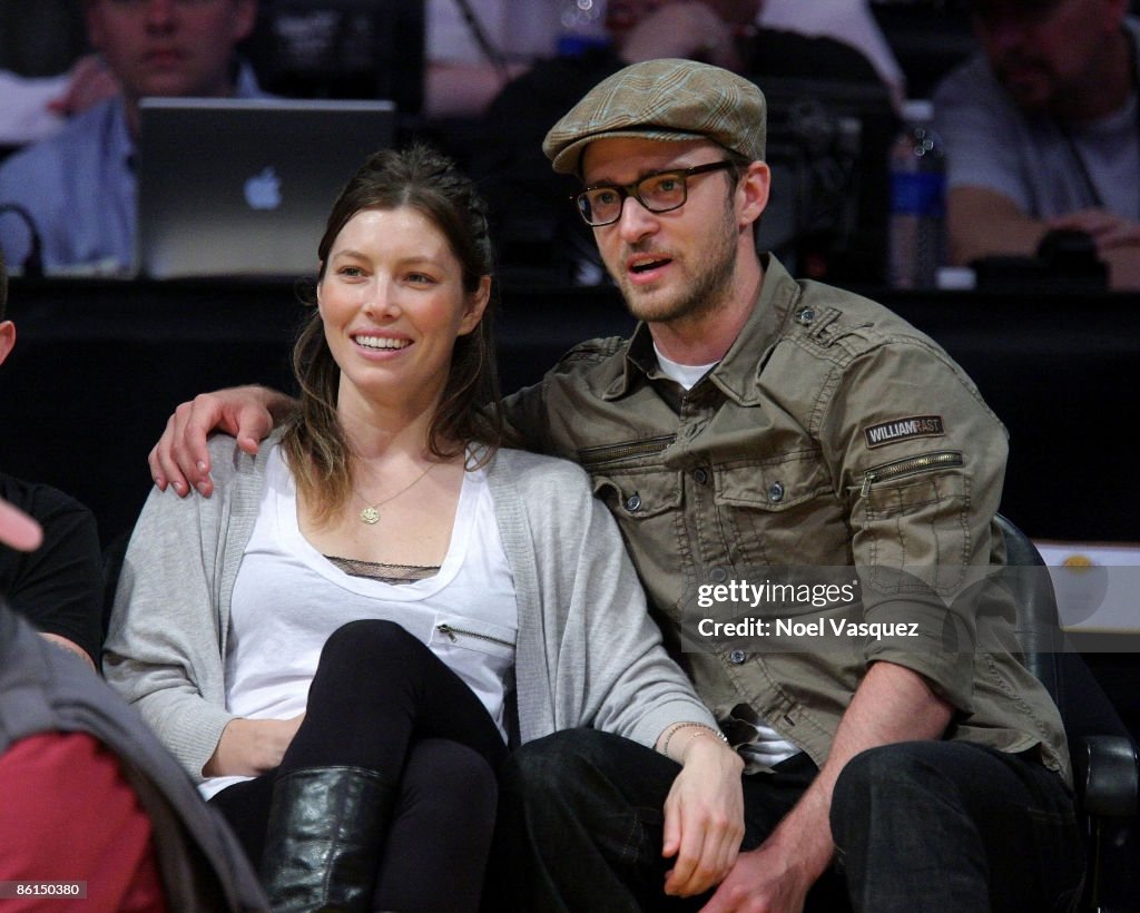 Celebrities At The Lakers Game