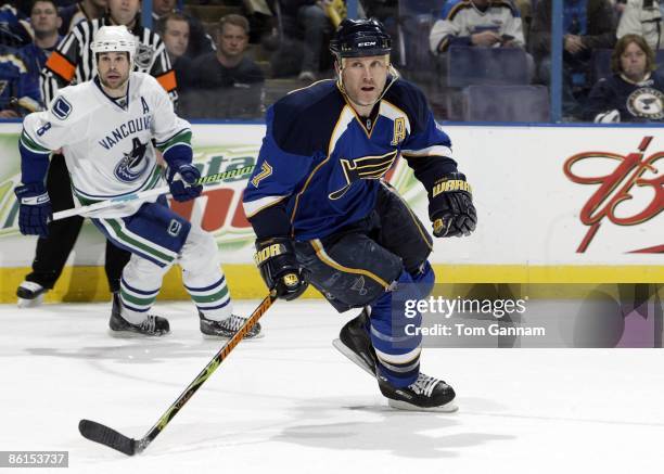 Keith Tkachuk of the St. Louis Blues skates against the Vancouver Canucks during Game Four of the Western Conference Quarterfinal Round of the 2009...