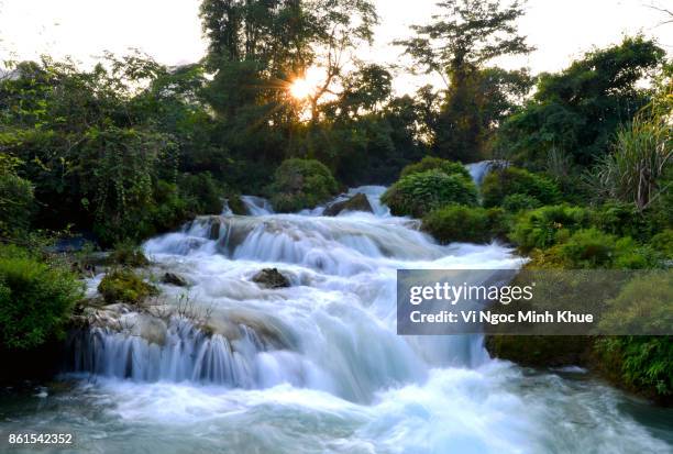 ban gioc waterfall - detian waterfall - detian waterfall stock pictures, royalty-free photos & images