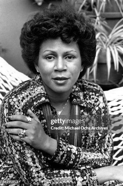 Singer Minnie Riperton poses for a portrait on October 20, 1977 in Los Angeles, California.