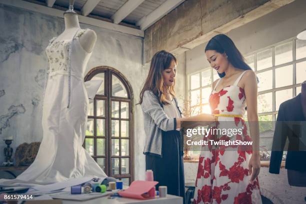 designer - dressmakers model stock pictures, royalty-free photos & images