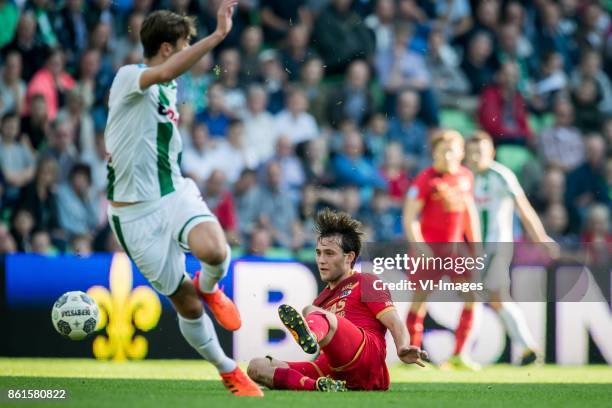 Etienne Reijnen of FC Groningen, Joris van Overeem of AZ during the Dutch Eredivisie match between FC Groningen and AZ Alkmaar at Noordlease stadium...