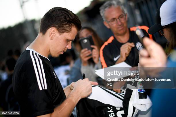 Wojciech Szczesny during a Juventus traininig session at Juventus Center Vinovo on October 15, 2017 in Vinovo, Italy.